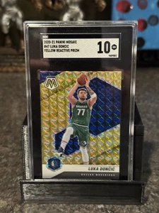 2020-21 Panini Mosaic #47 Luka Doncic Yellow Reactive Prizm SGC 10 - Bild 1 von 2