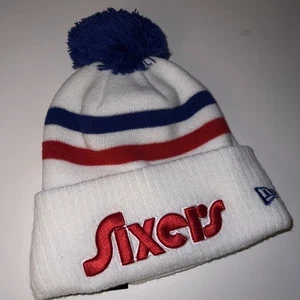 New Era Philadelphia 76ers NBA City Edition Sombrero Gorro Pom NIÑOS JÓVENES NUEVO $32 - Imagen 1 de 3