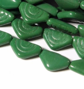 Hank (12) 12mm Deco Vintage Czech green triangle Egyptian revival glass beads - Picture 1 of 1
