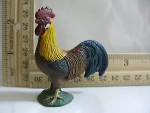 Juguete SCHLEICH 2008 161892 Gallo Marrón Amarillo Azul De pie 13645 Usado en Excelente Condición - Imagen 1 de 3