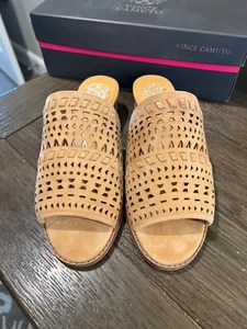 NIB VINCE CAMUTO Rallema Sweet Cream Leather Slides Mules Women's 8.5 W EU 39 - Picture 1 of 9
