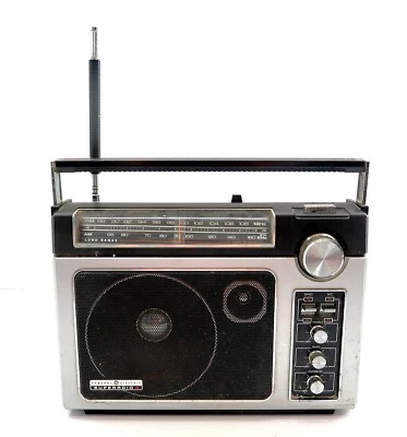 Radio AM/FM Largo Alcance General Electric GE SUPERADIO II MODELO 7-2885 DE COLECCIÓN Foto 1 de 4