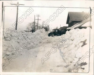1928 Detroit Michigan Relief Truck liefert Zubehör an Flugzeug Pressefoto - Bild 1 von 2