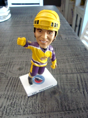 Luc Robitaille ~ Los Angeles KINGS ~ Regular Season giveaway Bobble-head Cover