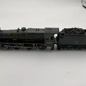 Mainline 37047 OO Gauge 4-6-0 Jubilee Class 45698 T2 - Picture 1 of 12