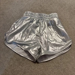 Girls Shorts Shiny Silver Metallic size 140 8-9 - Picture 1 of 4