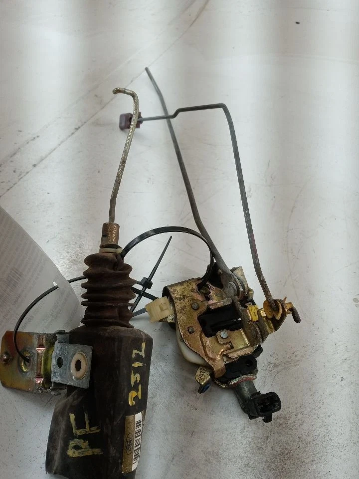 Actuador de bloqueo delantero derecho Ford F150 1997 1998 pasajero con actuador solenoide OEM Foto 1 de 4