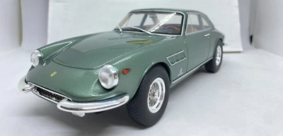 CMR 047 FERRARI 330 GTC 1966 VERDE METÁLICO ESCALA 1:18 - Imagem 1 de 4