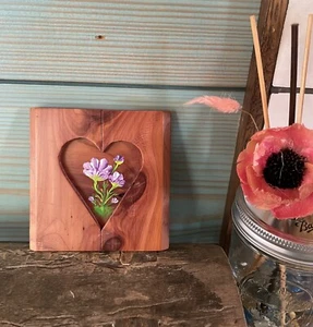 Decorative Rustic Heart Tile Made With Reclaimed Cedar Wood Multi Color Flowers - Picture 1 of 6