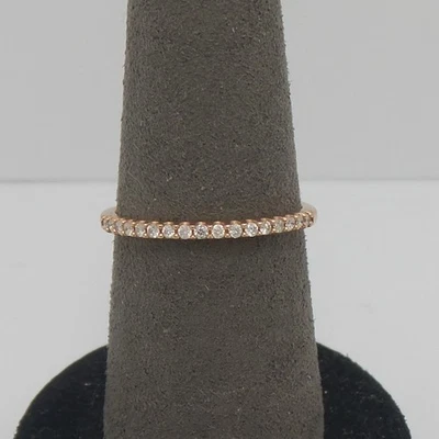 Anel de aliança de casamento de aniversário com pino compartilhado de diamante natural 1/6 CT ouro rosa 10K - Imagem 1 de 4