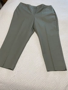 Chico's Fabuously Slimming soft green crop pants, strt leg, zip, 3 - Picture 1 of 5