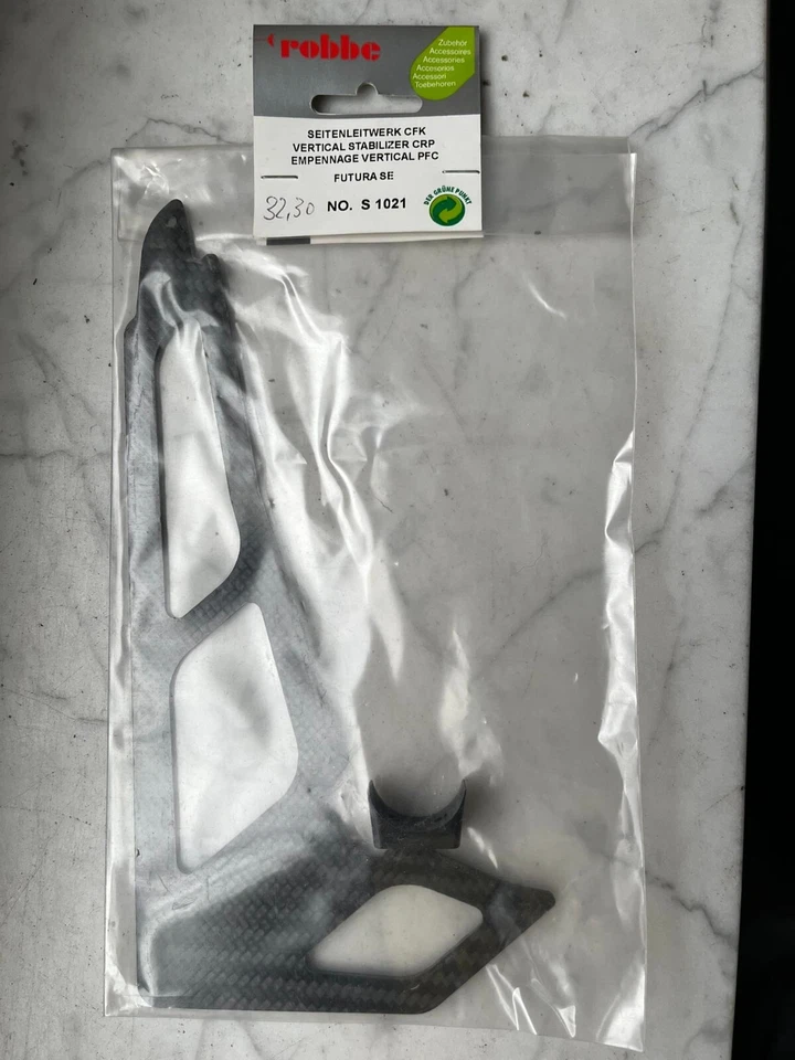 Robbe Seitenleitwerk CFK Futura SE NEU S1021 - Bild 1 von 1