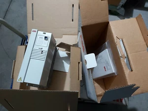 ACS 141-2K7-1 ABB INVERTER - Foto 1 di 3