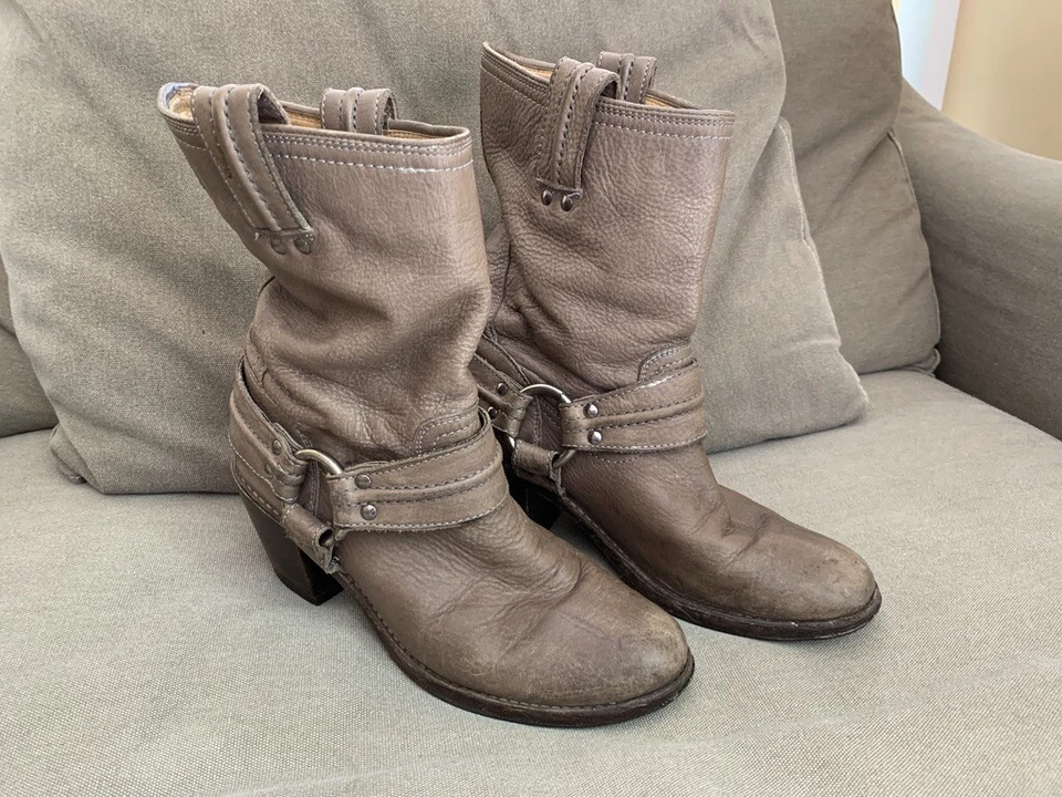 FRYE женщин Кармен ремень короткие мотоцикла серый кожаный высокий каблук ботинки Sz 7,5 - Изображение 1 из 4