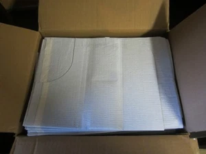 TIDI Bata Desechable Pediátrica de Examen de Tejido-Poliéster 30x42 pulgadas Lote de 50 AZUL - Imagen 1 de 3