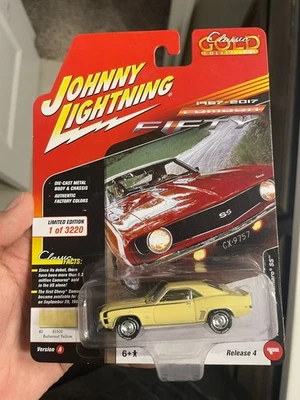 JOHNNY LIGHTNING CLASSIC GOLD FIFTY YEARS 1969 CHEVY CAMARO SS WHITE LIGHTNING⚡ - Image 1 of 4