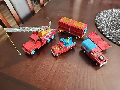 Corgi Toys Great Britain  Chipperfeilds Circus Pieces In Mint Condition - Image 1 of 3