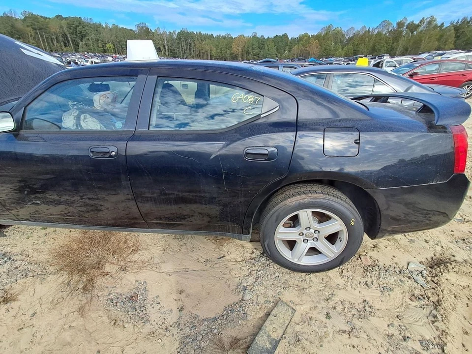 Puerta lateral trasera izquierda del conductor compatible con cargador 06-10 2718667 Foto 1 de 1