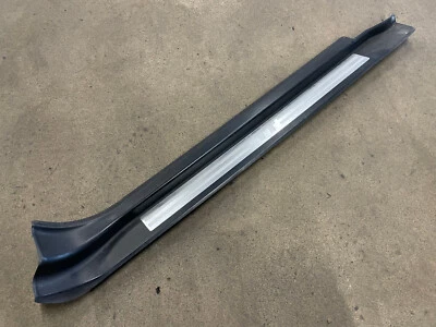 Listón de entrada derecho Audi TT 8N Coupe revestimiento espacio para los pies 8N0853492 Foto 1 de 4