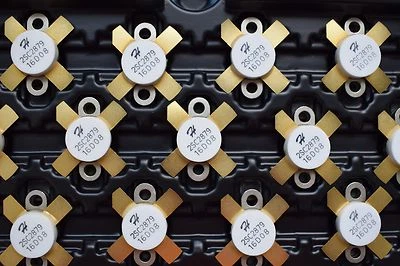 Promoción-HG (HuaGao) 2 piezas 2SC2879 (Partido HFE) construido por China HG Foto 1 de 4