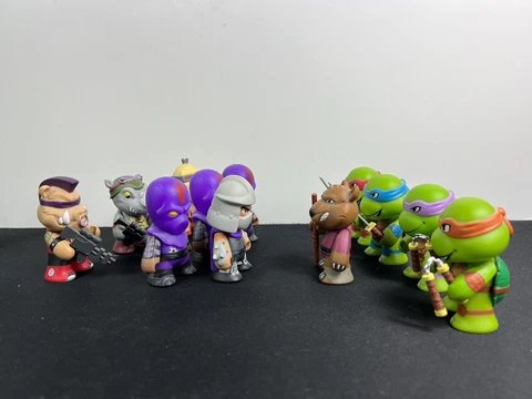 Kidrobot Viacom 2014 Teenage Mutant Ninja Turtles Action Figure Vinyl set of 12 Cover