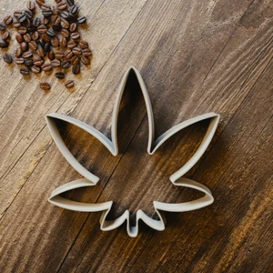 Weed Leaf Cookie Cutter - Fondant - 3 Sizes - 420 - Instagram - Picture 1 of 3