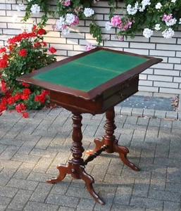 Klasse Möbel "So oder So" Spieltisch ff. wohl Frankreich um 1830-50, Wallnuss  - Bild 1 von 12