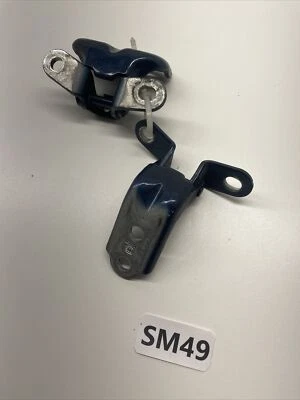 Hyundai Elantra 2016 pestillo de bisagra de puerta trasera izquierda OEM Foto 1 de 4