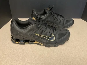 ¡Nuevo! Zapatos para correr Nike Reax 8 TR de malla negros/dorados para hombre. Talla 11,5. ¡Impresionante! - Imagen 1 de 7