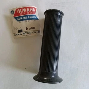 Yamaha YA6 YL2 YG5 Right Hand Grip PT#137-26242-60 NOS OEM - Picture 1 of 3