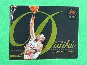 1993-94 Skybox Premium Michael Jordan Dynamic Dunks #D4 - Imagen 1 de 3