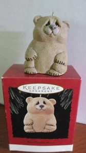 HALLMARK 1995 LOU RANKIN BEAR Christmas Ornament ~NIB - Picture 1 of 6