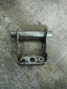 Kawasaki GPZ 600 R - Benzin Kraftstofftank Halterung vorne - Bild 1 von 1