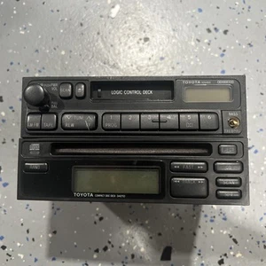 Toyota Compact Disc Deck 34210 & Toyota AD6400 - Foto 1 di 9