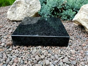 Granitsockel mit Bohrung Sockel Grablampe Grableuchte Lampensockel Granit NEU - Bild 1 von 1