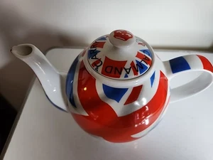 Paul Cardew Stay Calm and Carry On Teapot Made In England BRITAIN Flag Design  - Picture 1 of 8