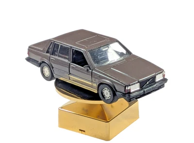 Vintage 1980s Corgi Volvo 760 Turbo in Metallic Brown Diecast 1:43 Scale-Loose - Image 1 of 4