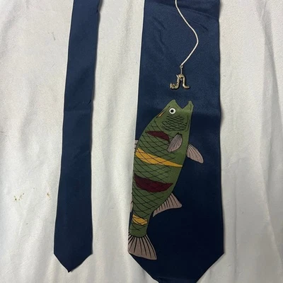 Vicky Davis "Getting Hooked" 4" Corbata Seda Pesca Lubina Gancho Novedad Pescador Foto 1 de 4