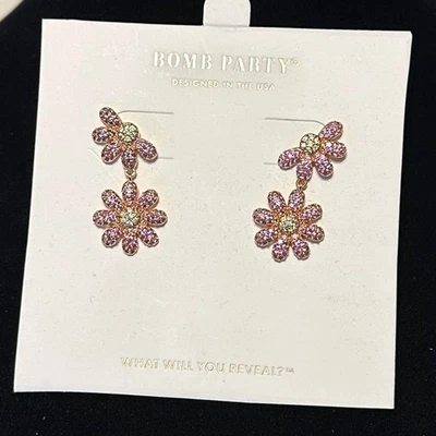 Brincos perfurados de ouro rosa cristal Bomb Party He Loves Me, He Loves Me Not - Imagem 1 de 3