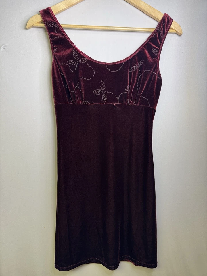 Vestido Babydoll Vintage Y2K Terciopelo Rojo Vino Brillo Floral S Cintura Imperio  Foto 1 de 4