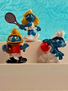 3 estatuillas vintage de PVC de fútbol boliche de fútbol americano 1979-1981 pitufos jugando deportes - Imagen 1 de 12