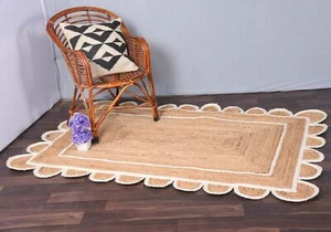 Handmade Braided Natural Pure Jute with White Design Scalloped Rug - Picture 1 of 6