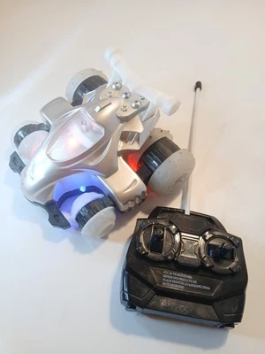 Mindscope HOVER-QUAD Mini Radio Control Stunt Action Light Up White - Image 1 of 4
