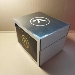 Aphex Twin - Analord 10 + Box (Single) (Wooden Box-Set) SEALED! - Foto 1 di 12