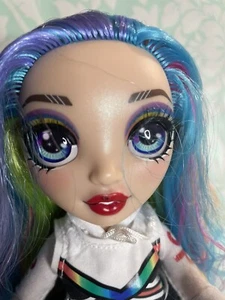 Mga Rainbow High Amaya Raine  Cheerleader Rainbow Hair 2nd Outfit - Imagen 1 de 5