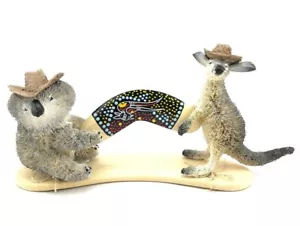 Australian Ornament Decoration Novelty Figurine Kangaroo Koala Boomerang 9cm - Picture 1 of 2
