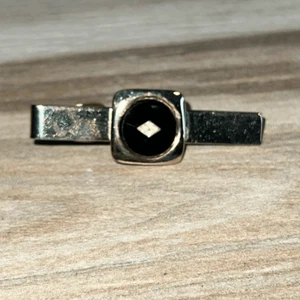 Vintage Art Deco Onyx / Diamond Style Tie Clip Men’s Gold Tone Classic Old Money - Picture 1 of 7