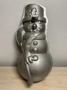 Nordic Ware Snowman Cake Pan Baking Mold Christmas Made In USA 5 Cups 1.5 Liters - Picture 1 of 2