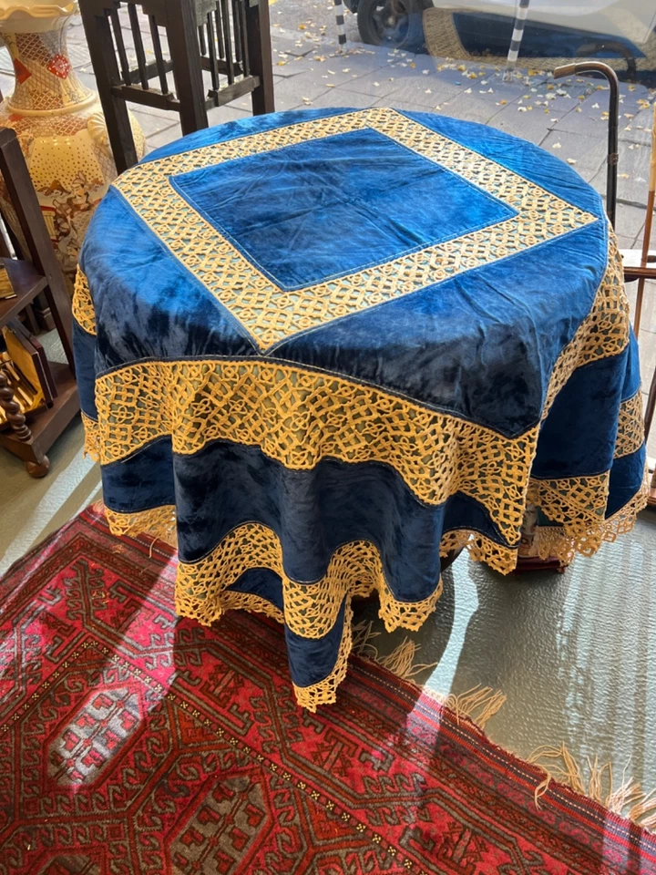 Viktorianische kobaltblaue Samt-Tischdecke gehäkelt gestrickt Spitze 66" Quadratisch um 1900 - Bild 1 von 4