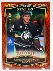 2024-25 Upper Deck Stature Rookie Orange Pavel Mintyukov 014/199 Anaheim Ducks - Bild 1 von 3